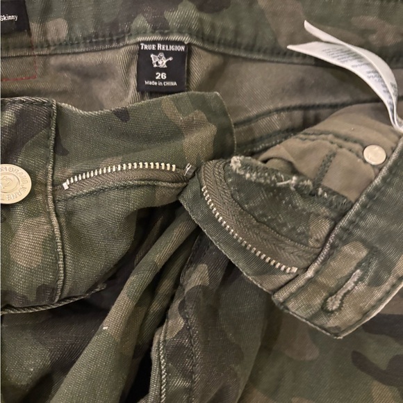 TRUE RELIGION HALLE MID RISE SUPER SKINNY OLIVE CAMO JEANS - Picture 8 of 9